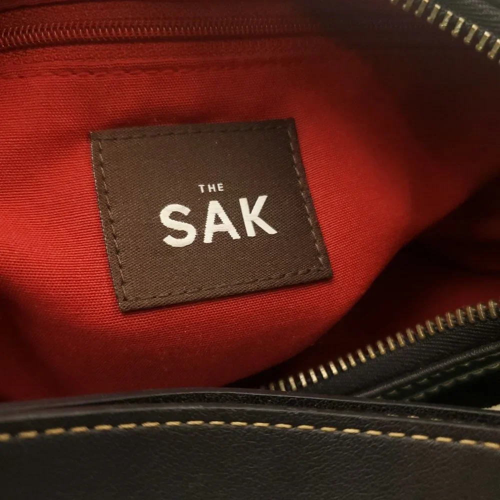 The Sak Womens Black Leather Inner Pockets Adjustable Shoulder Strap Hobo Bag